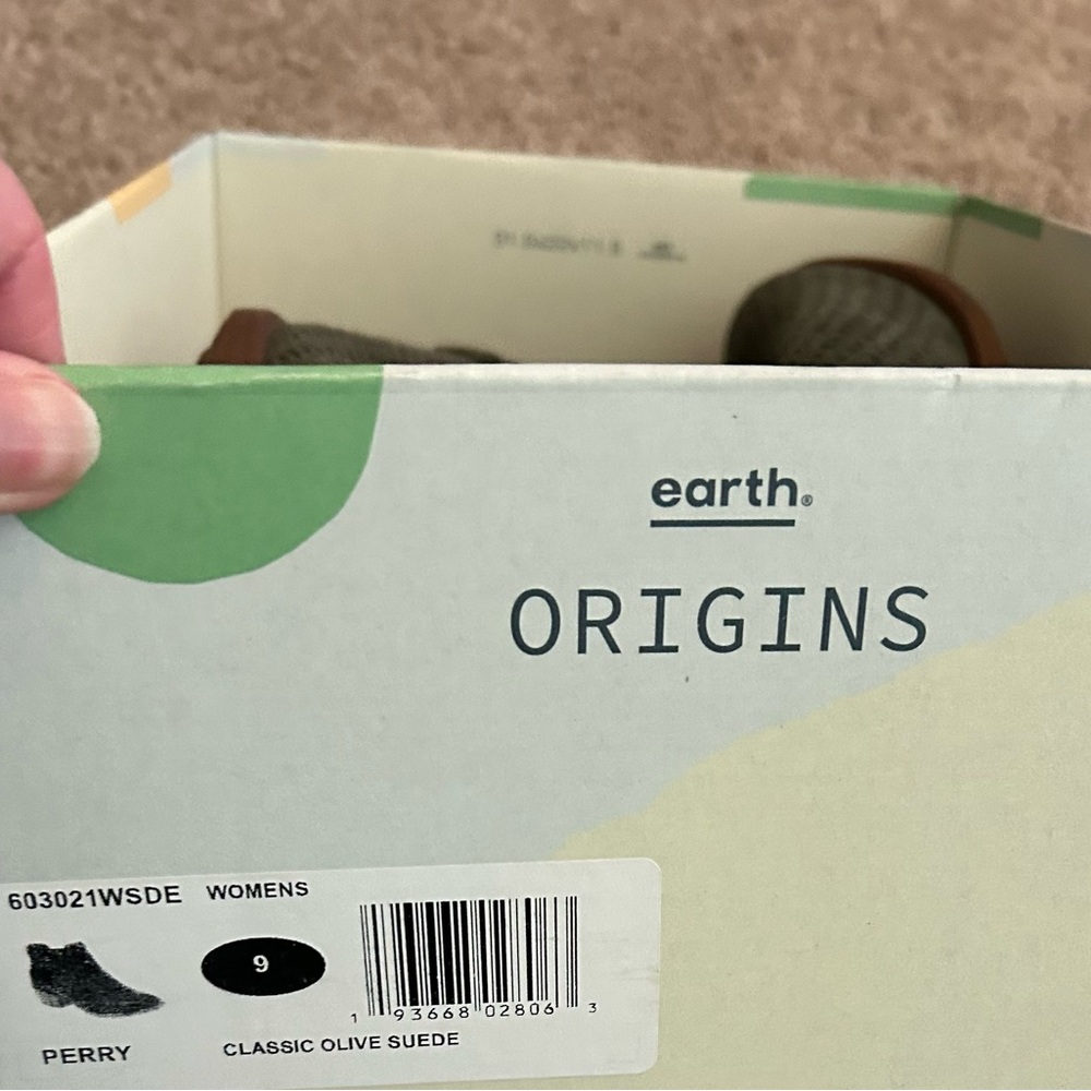 NIB Earth Origins Olive Green “Peak Perry” Perforated Suede Ankle Booties, 9M - Picture 5 of 16